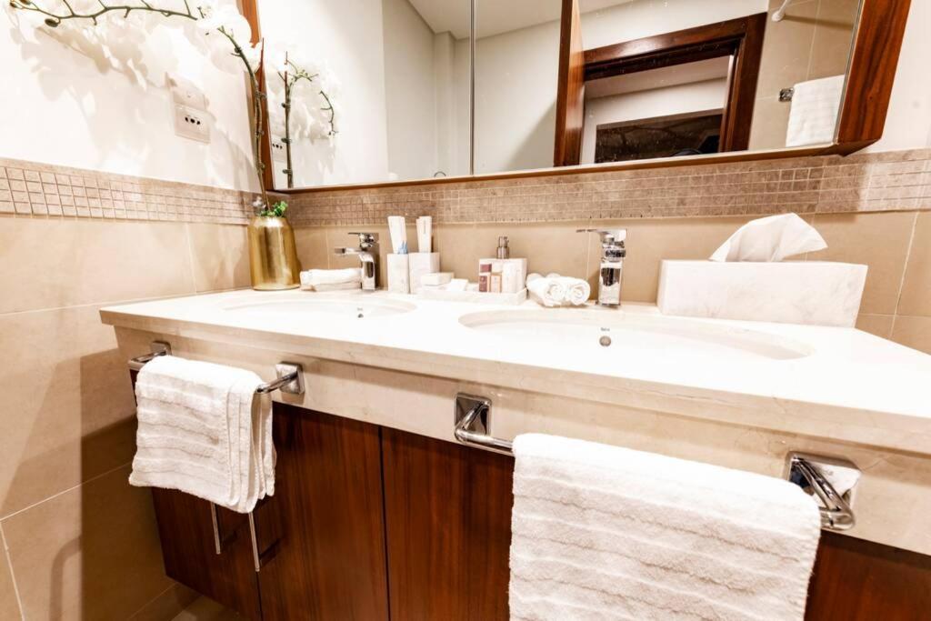 First Class 3Br With Full Burj Khalifa And Fountain View Dubái Exterior foto