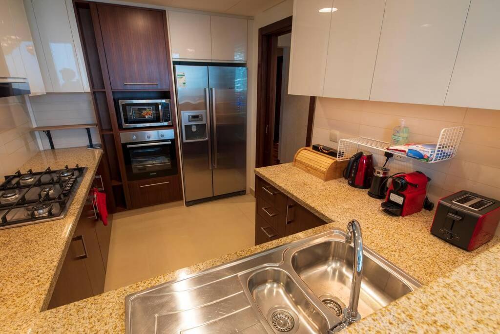 First Class 3Br With Full Burj Khalifa And Fountain View Dubái Exterior foto